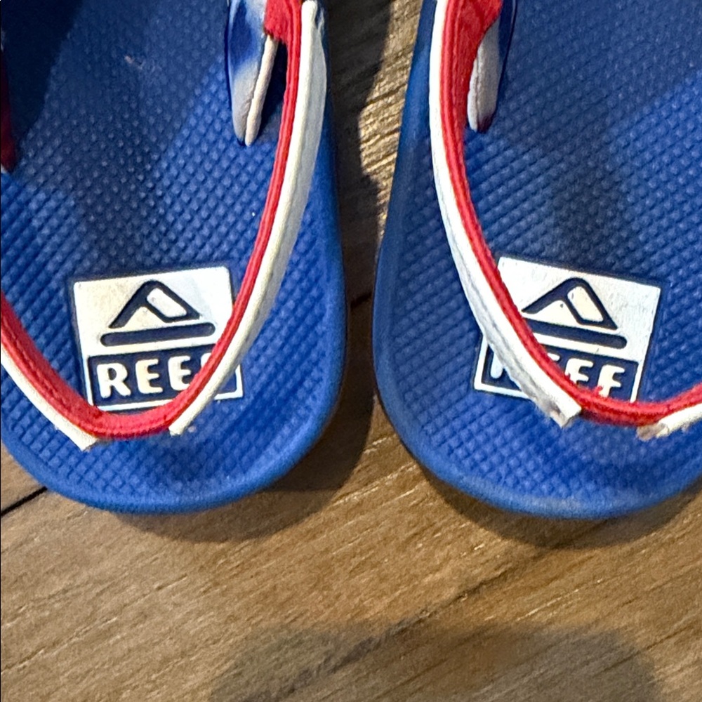 Reef Kids Red and Blue Flip Flops - Picture 4 of 7